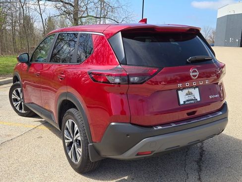 Used 2023 Nissan Rogue SV image 12
