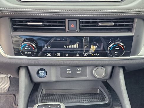 Used 2026 Nissan Rogue SV FWD image 58