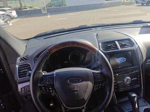 Certified 2017 Ford Explorer Platinum AWD/4WD image 6