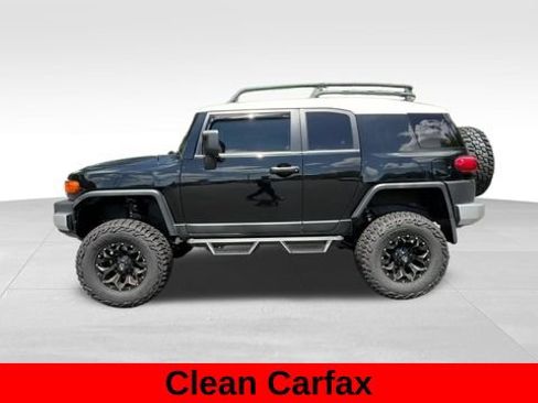 Used 2013 Toyota FJ Cruiser 4WD w/ Convenience Pkg image 3