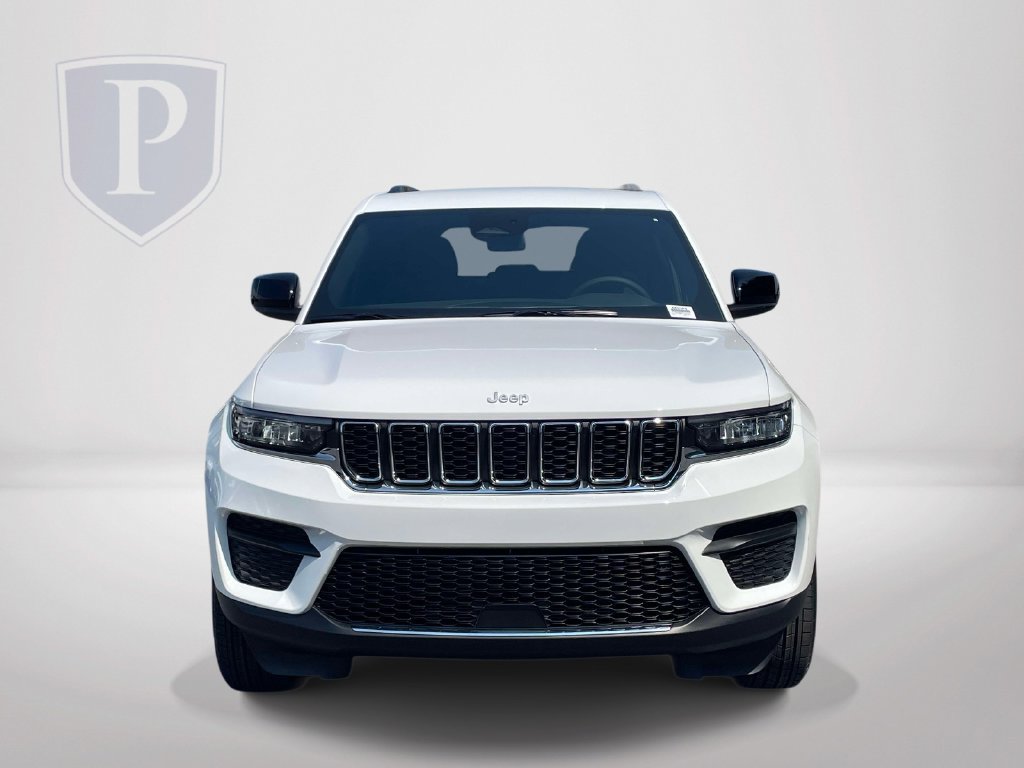 New 2027 Jeep Grand Cherokee Laredo AWD/4WD image 4