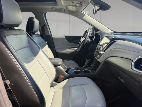 Used 2018 Chevrolet Equinox Premier image 17