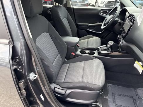 Used 2023 Kia Soul EX FWD image 9