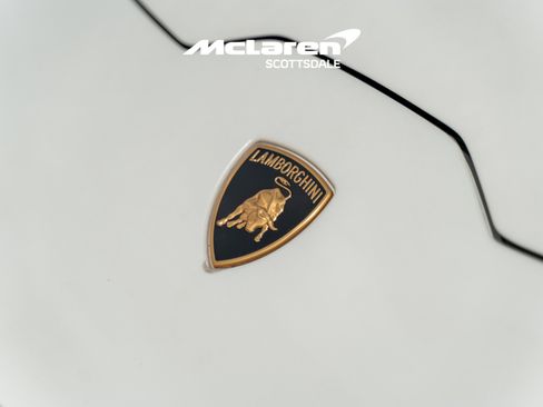 Used 2023 Lamborghini Huracan EVO image 12