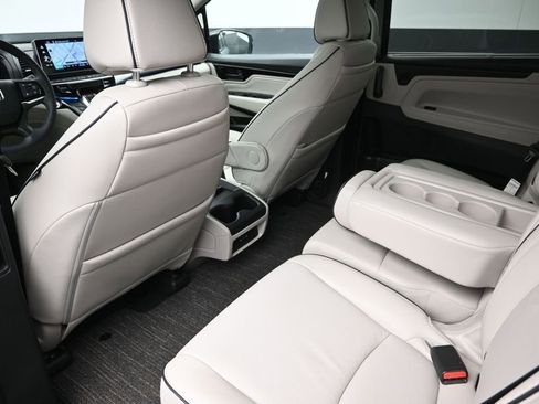 Used 2025 Honda Odyssey Touring image 15