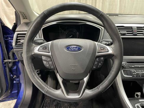 Used 2016 Ford Fusion SE FWD image 11