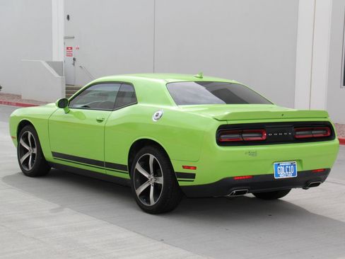 Used 2019 Dodge Challenger SXT image 7