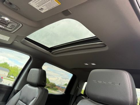 Used 2019 GMC Sierra 1500 Denali w/ Denali Ultimate Package AWD/4WD image 11