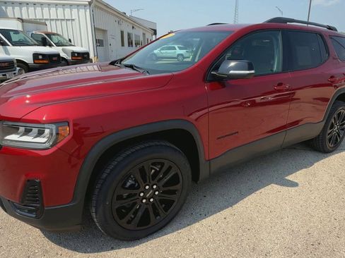 Used 2023 GMC Acadia SLE w/ Driver Convenience Package image 4