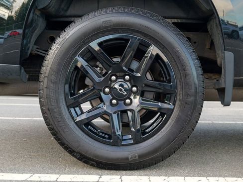 Used 2023 Chevrolet Silverado 1500 Custom AWD/4WD image 16