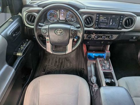 Used 2016 Toyota Tacoma SR5 w/ SR5 Appearance Package (SN) AWD/4WD image 19