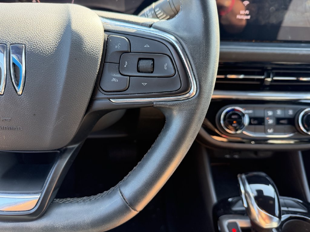 Used 2024 Buick Envista Sport Touring FWD image 17