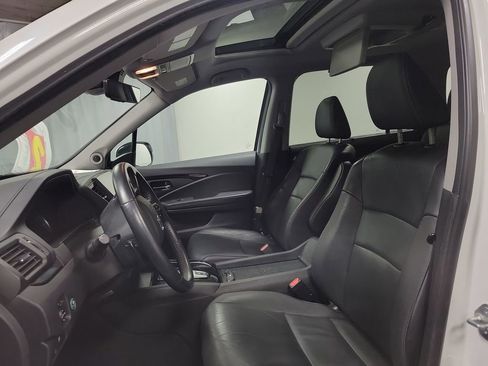 Used 2022 Honda Pilot Touring image 13