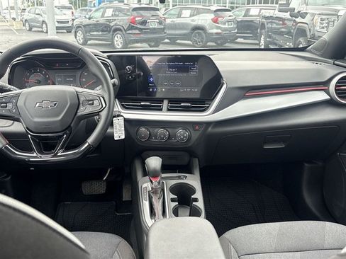 Certified 2024 Chevrolet Trax RS w/ Driver Confidence Package FWD image 18