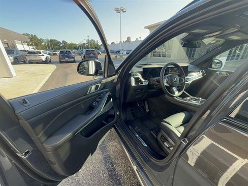 Used 2025 BMW X5 xDrive40i w/ Executive Package AWD/4WD image 9