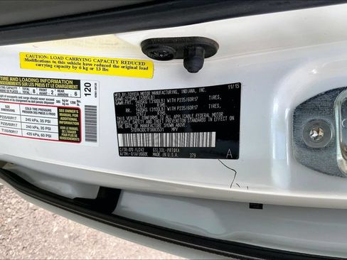 Used 2015 Toyota Sienna XLE Premium FWD image 18