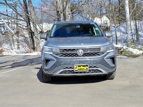 Used 2022 Volkswagen Taos SE image 3