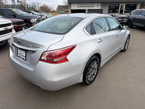 Used 2013 Nissan Altima 3.5 SV w/ Navigation Pkg FWD image 9