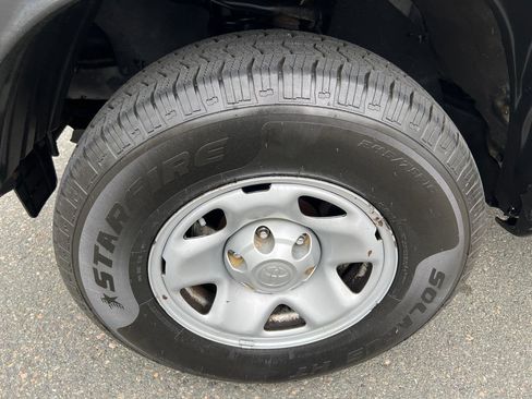 Used 2014 Toyota Tacoma 4x4 Regular Cab image 24