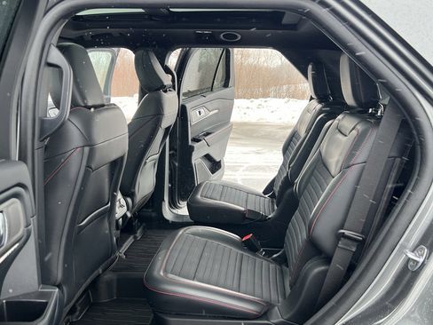 Used 2025 Ford Explorer ST-Line w/ Premium Package image 37