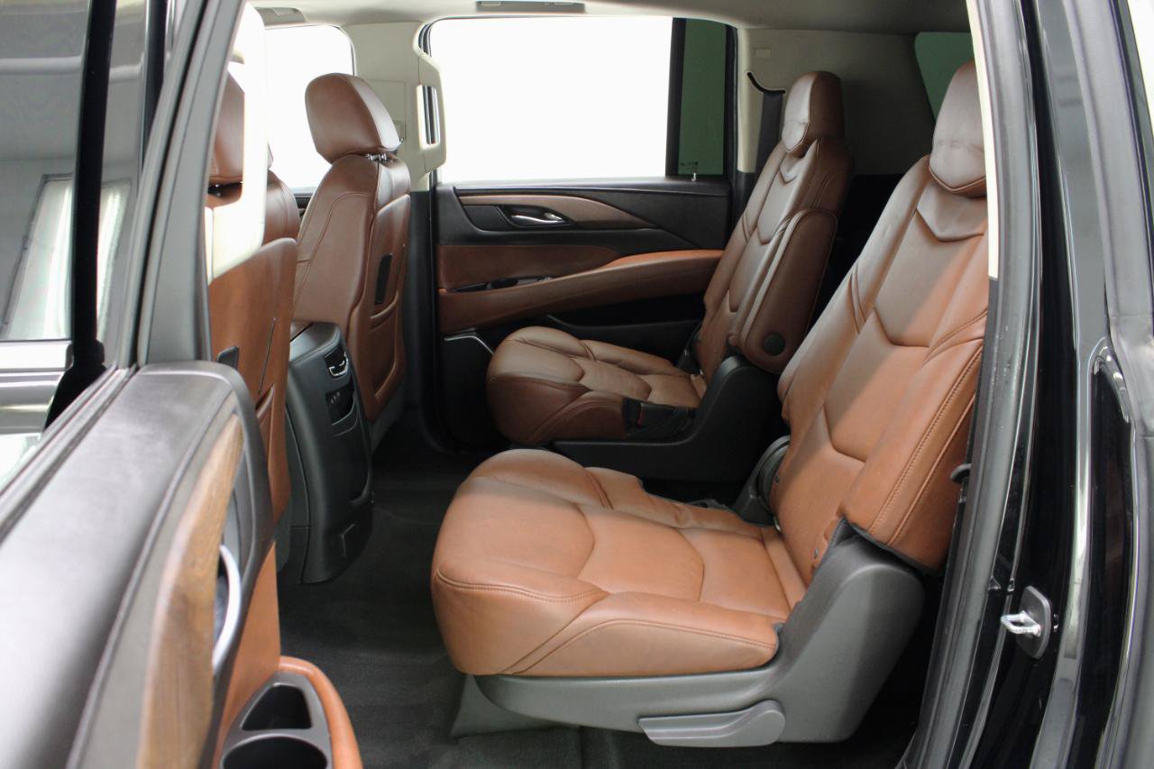 Used 2019 Cadillac Escalade ESV Luxury RWD image 38