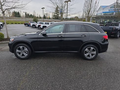 Used 2019 Mercedes-Benz GLC 300 4MATIC image 3
