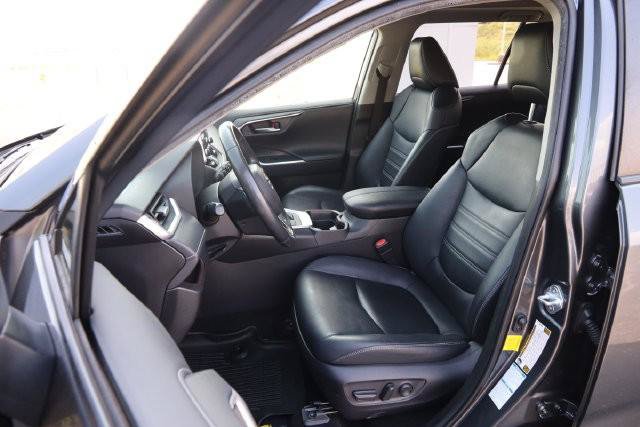 Certified 2019 Toyota RAV4 Limited w/ Advanced Technology Package AWD/4WD image 29