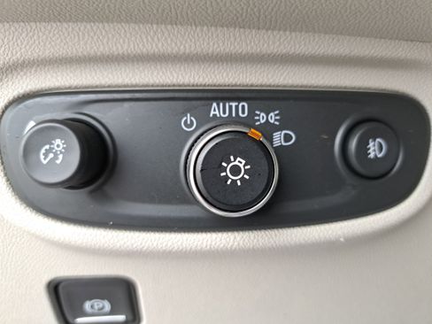 Used 2018 GMC Terrain Denali w/ Advanced Safety Package image 26