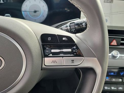 Certified 2025 Hyundai Elantra SEL image 6