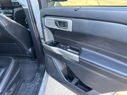 Used 2022 Ford Explorer Limited AWD/4WD image 16
