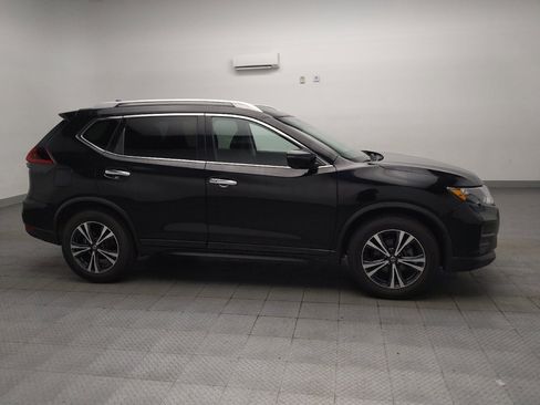 Used 2020 Nissan Rogue SV w/ Premium Package FWD image 11