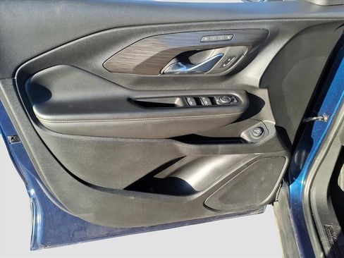 Used 2023 GMC Terrain SLT image 23