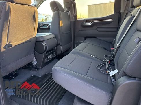 New 2026 GMC Sierra 1500 Elevation image 17