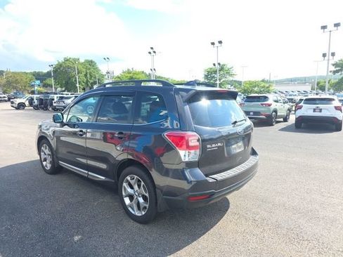 Used 2018 Subaru Forester 2.5i Touring AWD/4WD image 4