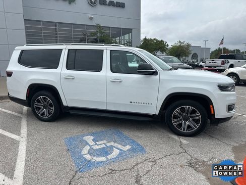 Used 2024 Jeep Wagoneer L Series II w/ Flexible Seating Group image 37