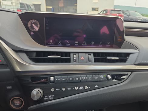 Used 2021 Lexus ES 250 w/ Premium Package AWD/4WD image 25
