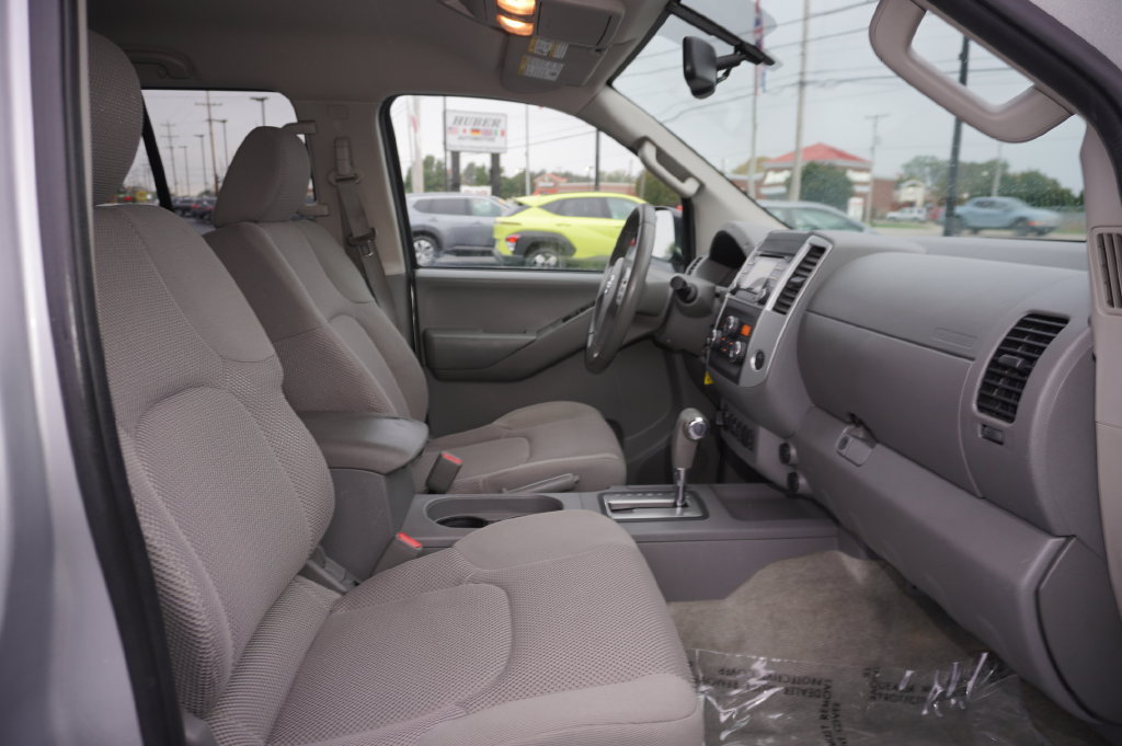 Used 2014 Nissan Frontier SV w/ SV Value Truck Package AWD/4WD image 28