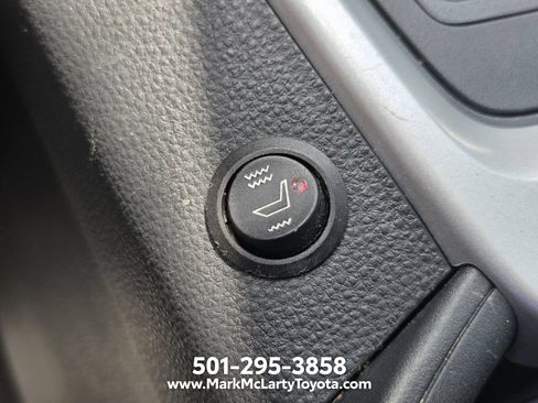 Used 2021 Toyota RAV4 XLE Premium AWD/4WD image 21