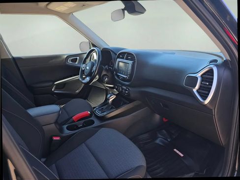Used 2020 Kia Soul GT-Line FWD image 21
