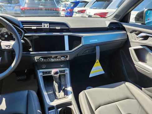 New 2025 Audi Q3 2.0T Premium image 15