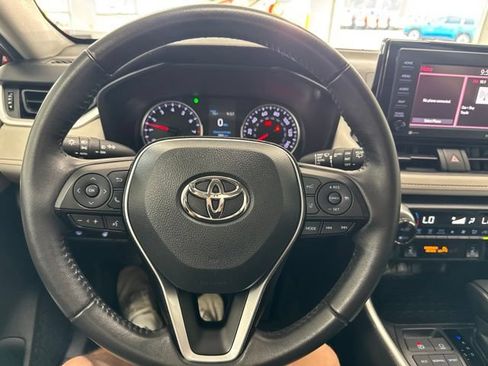 Used 2021 Toyota RAV4 XLE w/ XLE Grade Weather Package AWD/4WD image 31