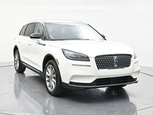 Used 2022 Lincoln Corsair AWD w/ Premium Package image 3