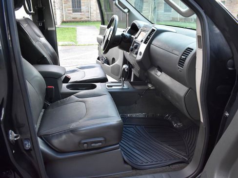 Used 2014 Nissan Frontier PRO-4X w/ Pro-4x Luxury Package AWD/4WD image 22