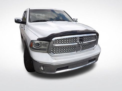 Used 2015 RAM 1500 Laramie RWD image 3