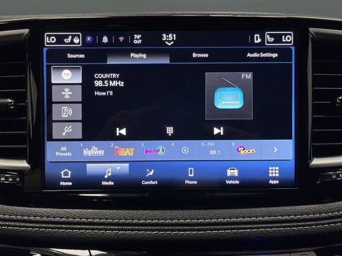 New 2026 Chrysler Pacifica Select image 18