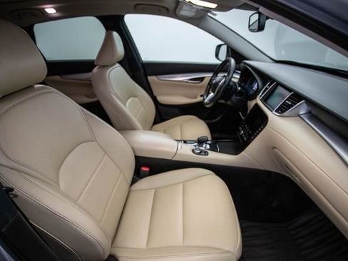 Used 2019 INFINITI QX50 Luxe w/ Navigation Package image 20