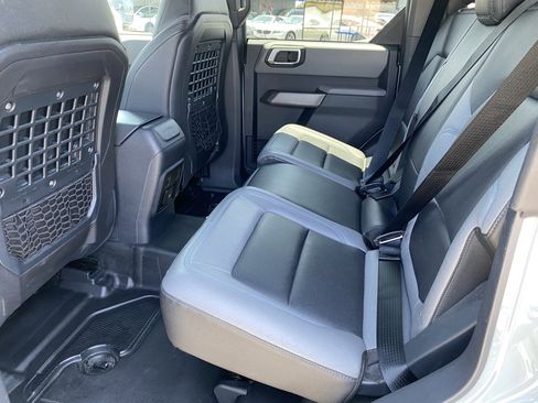 Used 2021 Ford Bronco Black Diamond AWD/4WD image 17