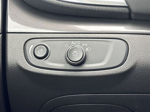 Used 2019 Buick Encore Preferred FWD image 17