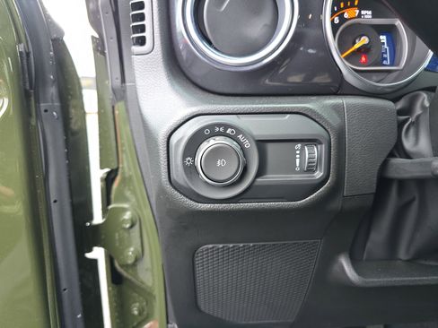 Used 2023 Jeep Wrangler Unlimited Rubicon 392 image 34