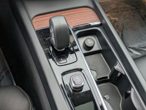 Certified 2025 Volvo V60 B5 Cross Country Plus image 24